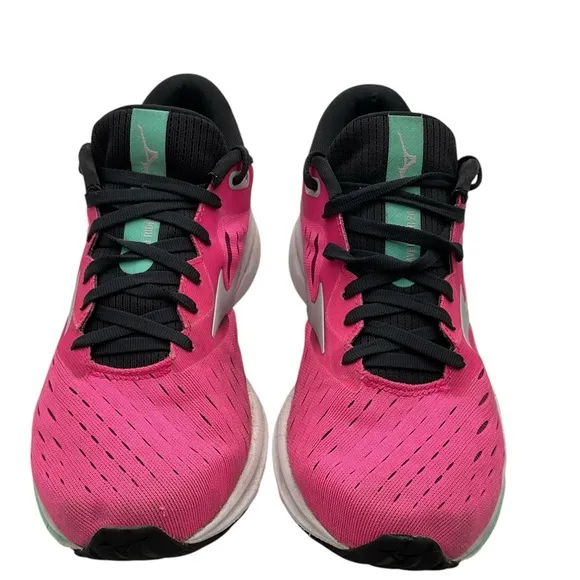 Mizuno Women’s running shoes size 8.5