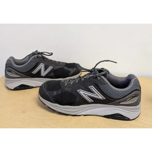 New Balance 1540v3‎ Men Running Shoes Stability Cushion Sneakers Black 8 Wide 2E