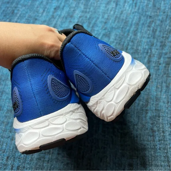 New Balance 860v13 Running Shoes in Cobalt Blue Black