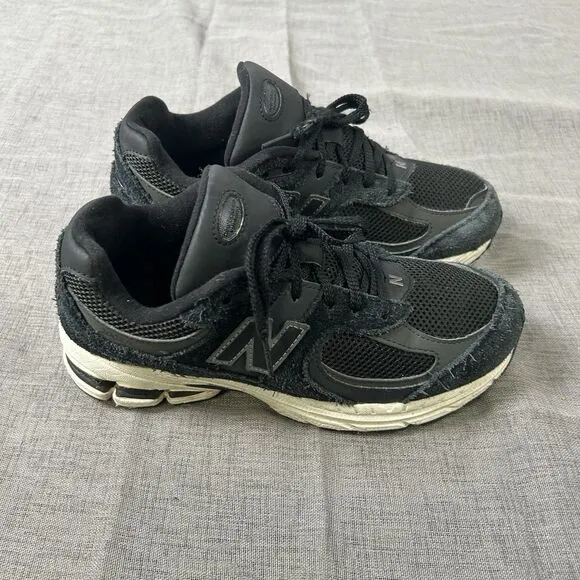 New Balance Boys 2002R GC2002BK Black Running Shoes Sneakers Size 6 Boys Size