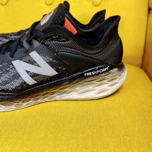 NEW BALANCE Fresh Foam More V2 Running Black White Sneakers Women's Shoe Size 10
