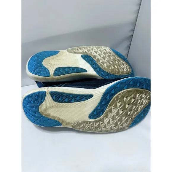 New Balance FuelCell Rebel V2’s in Blue and Black