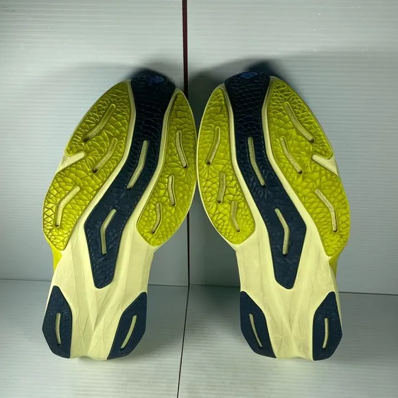 New Balance FuelCell Rebel V4