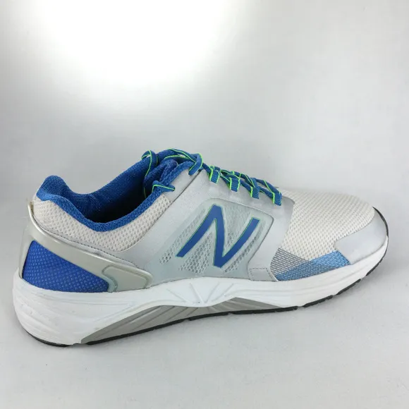 NEW BALANCE M3040 Optimum Control Running Shoes