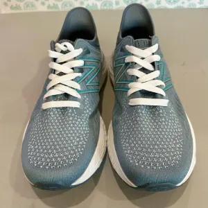 New Balance men’s  Size 9 Running Shoes Sneaker Fresh Foam 1080G11 green White