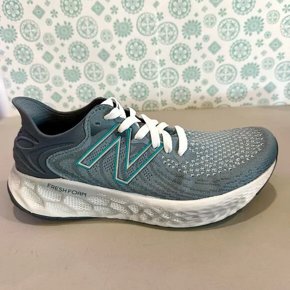 New Balance men’s  Size 9 Running Shoes Sneaker Fresh Foam 1080G11 green White