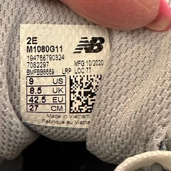 New Balance men’s  Size 9 Running Shoes Sneaker Fresh Foam 1080G11 green White