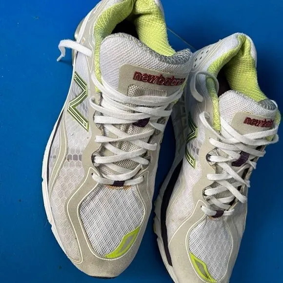New Balance Womens 1770 Running Course Shoes in Grey/Green/White size 11