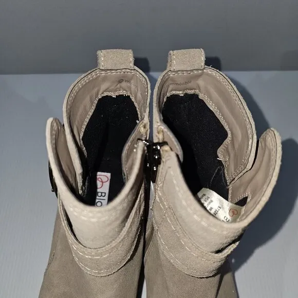 NEW Blondo Dagger Ankle Bootie Waterproof Moto Beige Tan Suede Size 9