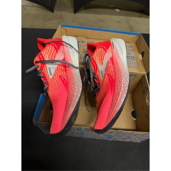 New Brooks Hyperion Max Fiery Coral Orange Pop Blue Running Shoes Sneakers 6.5
