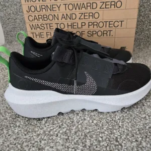 NEW - Nike Crater Impact Youth Size 6 /EU 38.5 /women’s Size 7.5 Running Shoes
