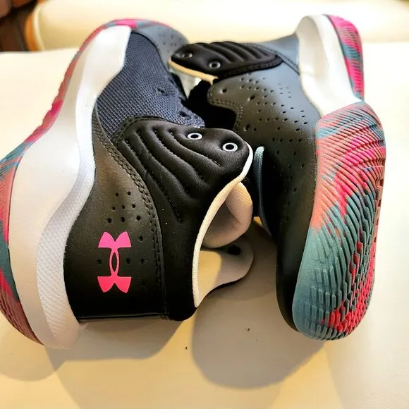 NEW Shoes Under Armour Athletic Black Pink White, Women 8 Youth 6 3024794