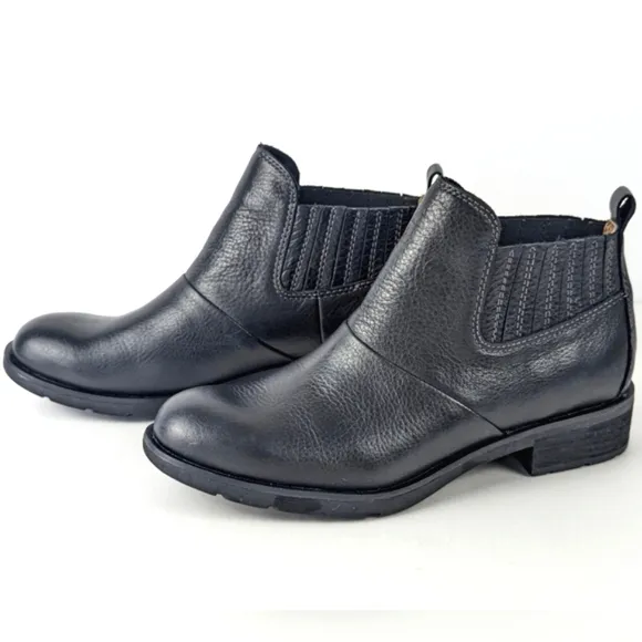 NEW Sofft Bellis Black Leather Ankle Waterproof Boots Size 7.5