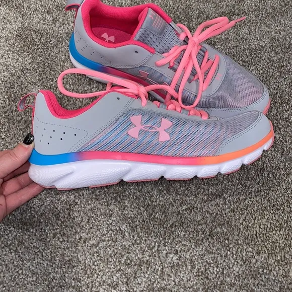 New UA Under Armour Size 6.5 Youth US Sneaker Athletic Running Shoes NWOT