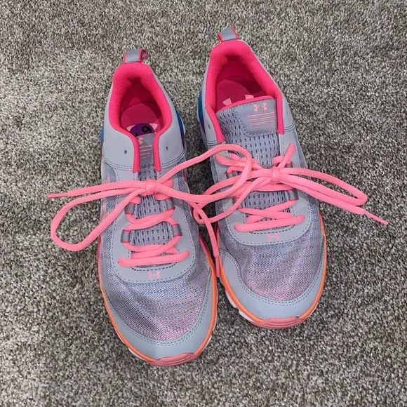 New UA Under Armour Size 6.5 Youth US Sneaker Athletic Running Shoes NWOT