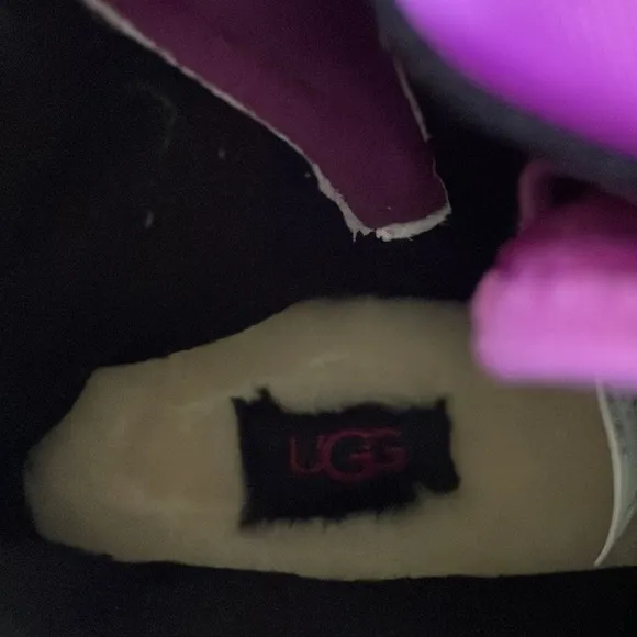 NEW Ugg Girl Boots. Purple.Never been worn. Waterproof! -20 degrees