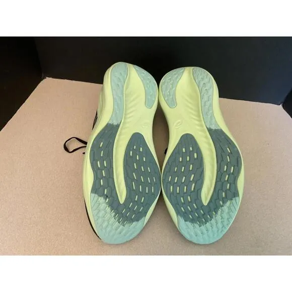 New! Womens Asics Gel-Nimbus 26 Black/Cool Matcha Running Shoes. Size 13. Nice!