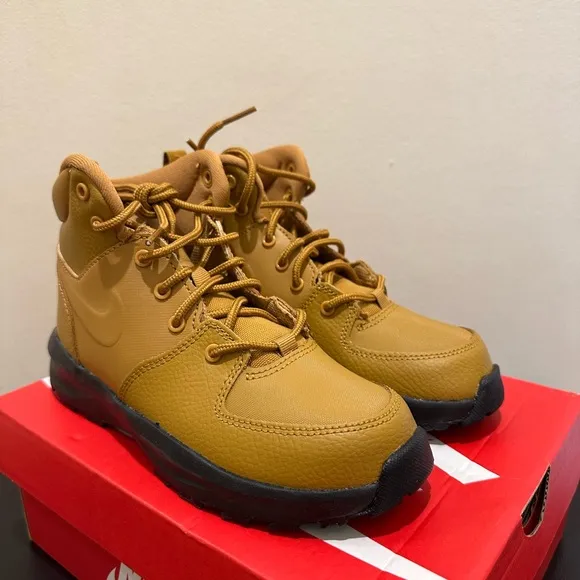 NIB Nike Manoa LTR Boots BQ5372 700 PS  Wheat/Black/Wheat Waterproof Unisex