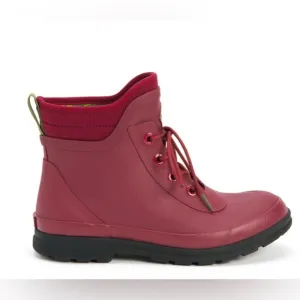 NIB Women’s MUCK WATERPROOF ankle boots 8
