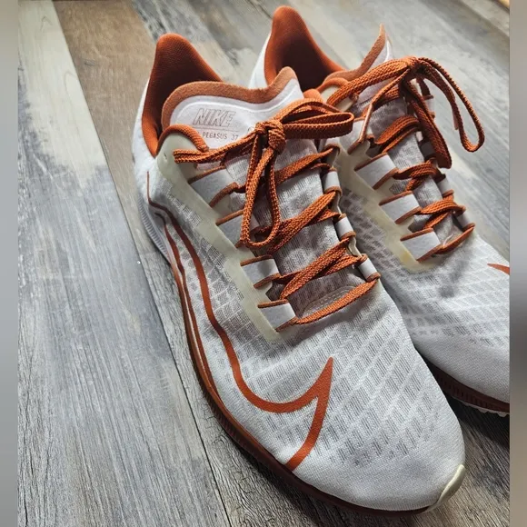 Nike 700M Pegasus 37 Texas Longhorns Men's Size 11 Sneakers