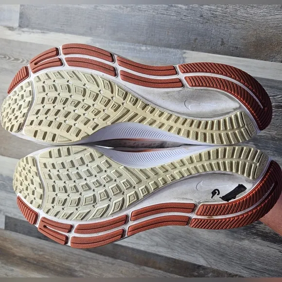 Nike 700M Pegasus 37 Texas Longhorns Men's Size 11 Sneakers