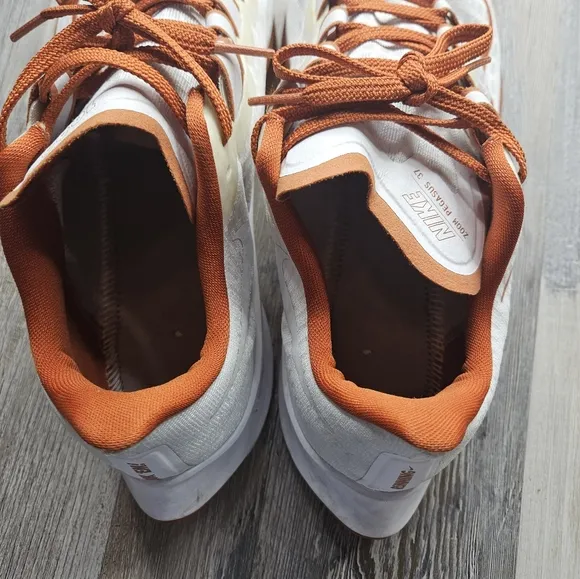 Nike 700M Pegasus 37 Texas Longhorns Men's Size 11 Sneakers