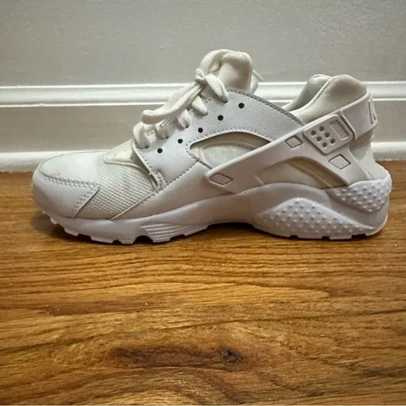 Nike Air Huarache Run GS White Running Shoes Size 6Y