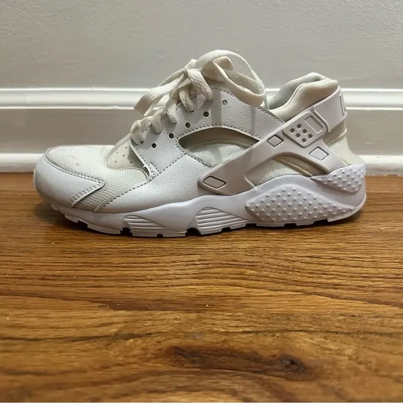 Nike Air Huarache Run GS White Running Shoes Size 6Y