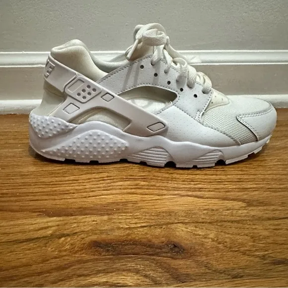 Nike Air Huarache Run GS White Running Shoes Size 6Y