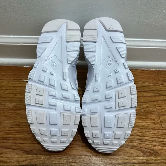 Nike Air Huarache Run GS White Running Shoes Size 6Y