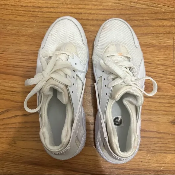 Nike Air Huarache Run GS White Running Shoes Size 6Y
