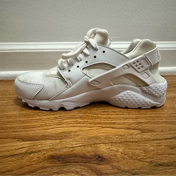 Nike Air Huarache Run GS White Running Shoes Size 6Y