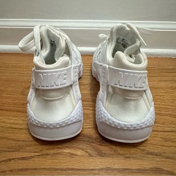Nike Air Huarache Run GS White Running Shoes Size 6Y