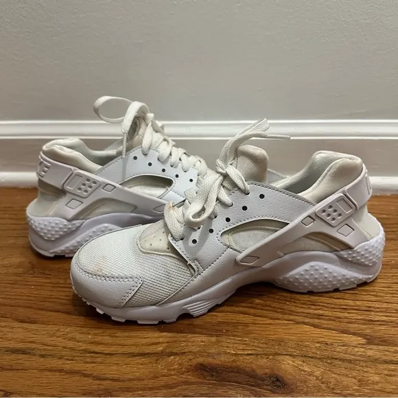 Nike Air Huarache Run GS White Running Shoes Size 6Y