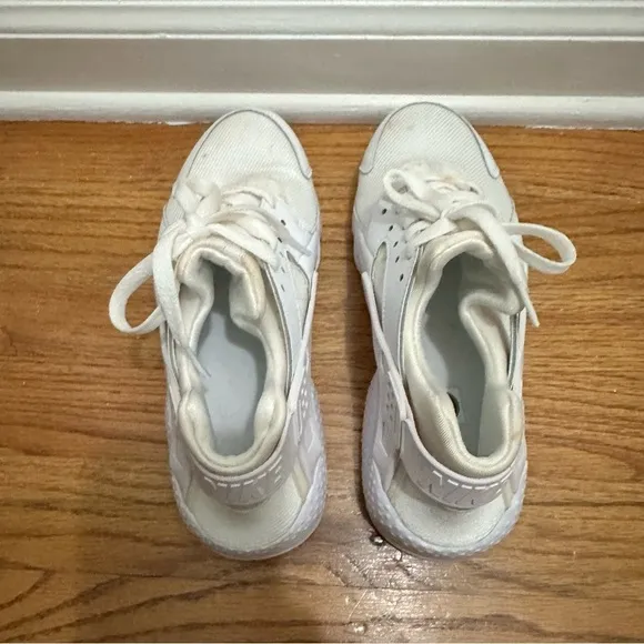 Nike Air Huarache Run GS White Running Shoes Size 6Y