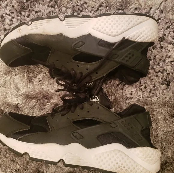 Nike Air Huarache Run Women's Sneakers