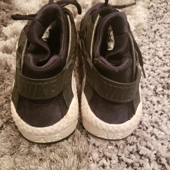 Nike Air Huarache Run Women's Sneakers