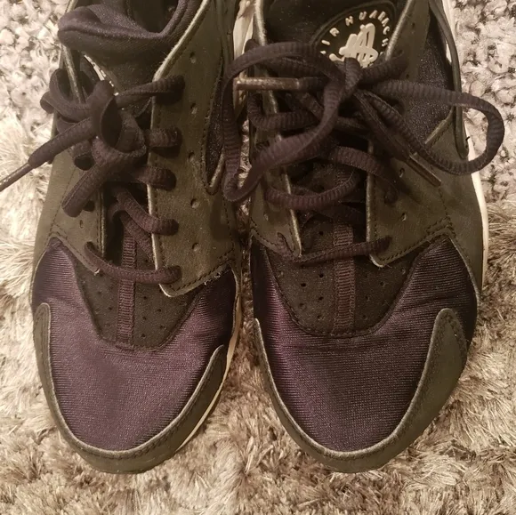 Nike Air Huarache Run Women's Sneakers