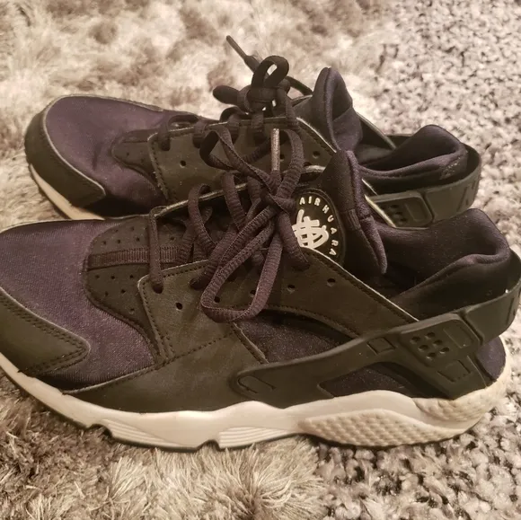 Nike Air Huarache Run Women's Sneakers