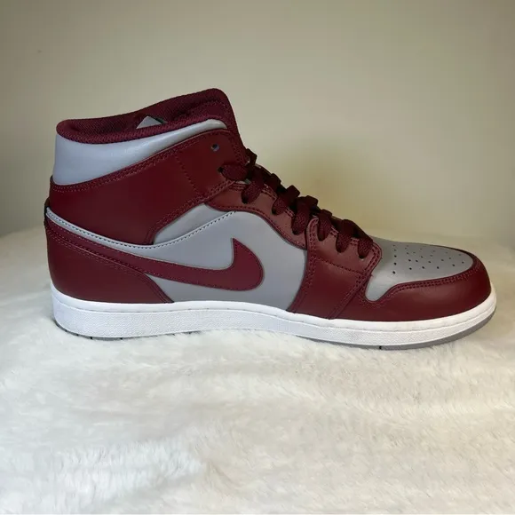 Nike Air Jordan 1 Men's‎ Shoes Size 11.5 - Cherrywood Red/ White Gently worn