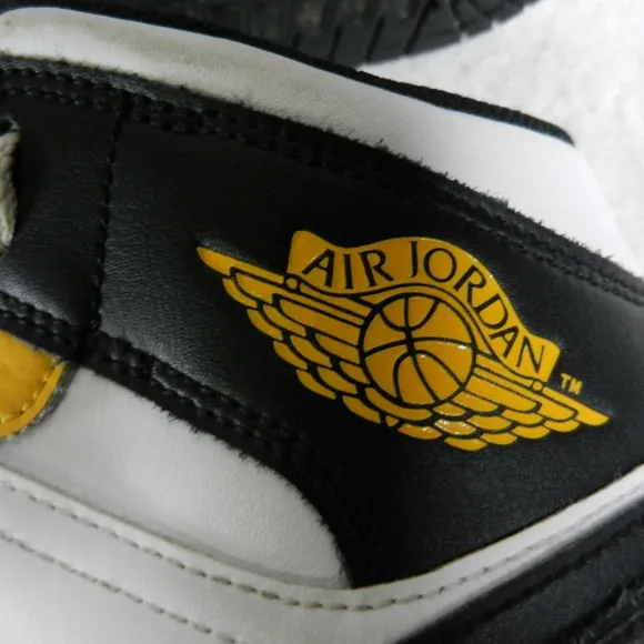 Nike Air Jordan 1 Mid Yellow Ochre Size 10  Basketball Sneakers DQ8426-710 Men's