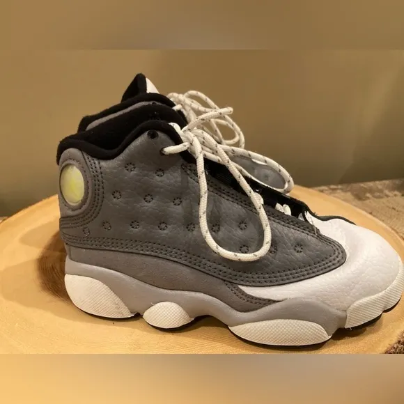 Nike Air Jordan 13 Retro Boys 11C Shoes Atmosphere Grey Sneakers 41457 RT-150$