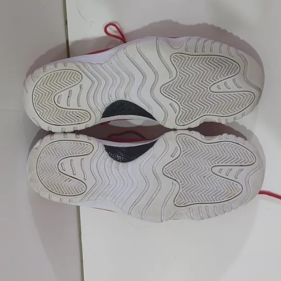 Nike Air Jordan Future Low 3M University Red Men's Size 9.5 Sneakers 718948-600‎