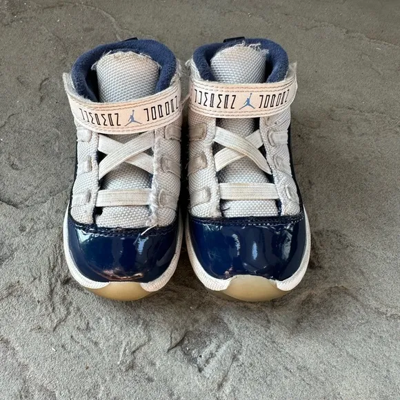 Nike Air Jordan Retro 11 Low 6C Toddler Shoe&quot;Win Like &quot;82&quot;