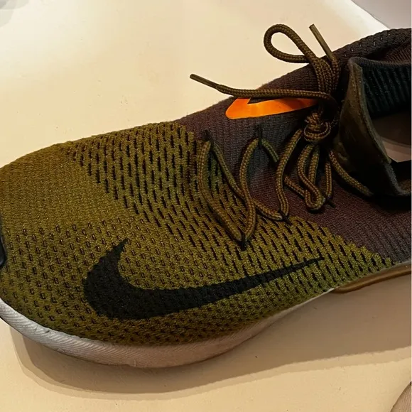 Nike Air Max 270 A01023-301 Men's Sz 13 Dark Green Running Sneakers Shoes