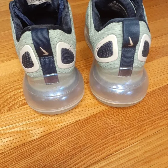NIKE AIR MAX 270 WOMEN'S Size 6.5 Met. Silver &amp; Mid. NAVY