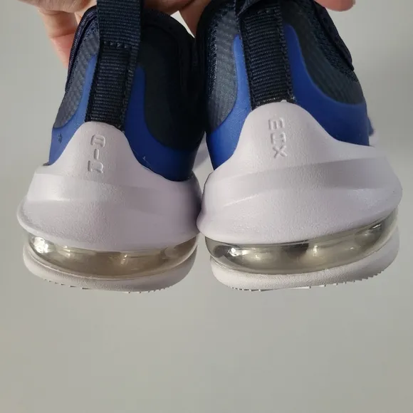 Nike Air Max Axis Midnight Navy Running shoes NWOT box.