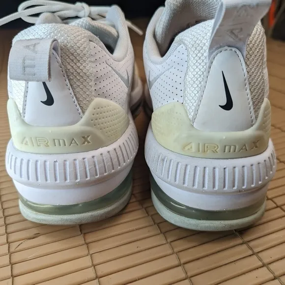 Nike Air Max Genome Men's 13 White/Black Pure Platinum Running Shoes CW1648-100.