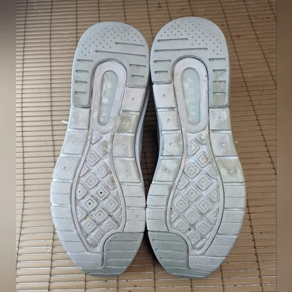 Nike Air Max Genome Men's 13 White/Black Pure Platinum Running Shoes CW1648-100.