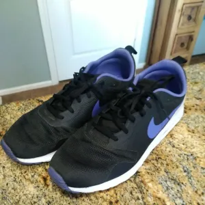 Nike Air Max Tavas Black White Blue Running Shoes 705149-025 Mens size 14